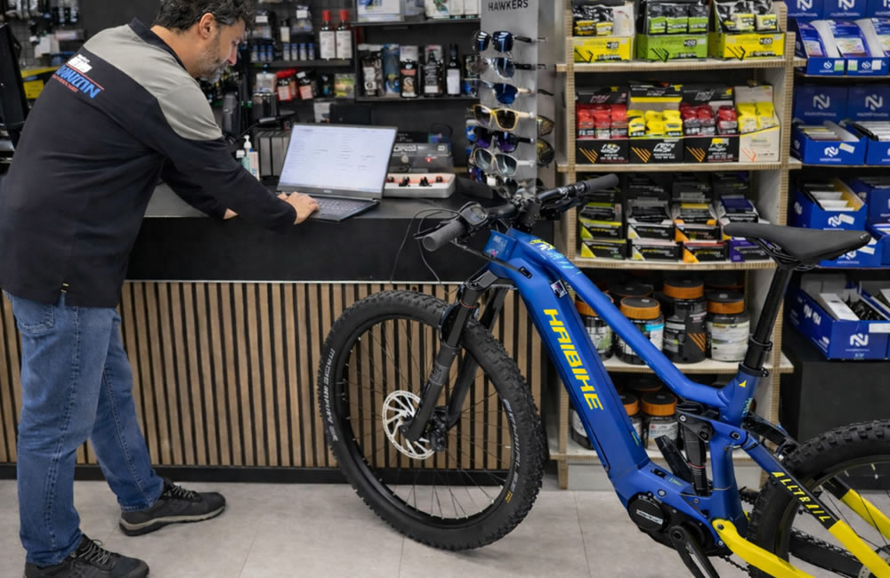 Interior de Ciclos Martín, tienda de bicicletas en Pamplona