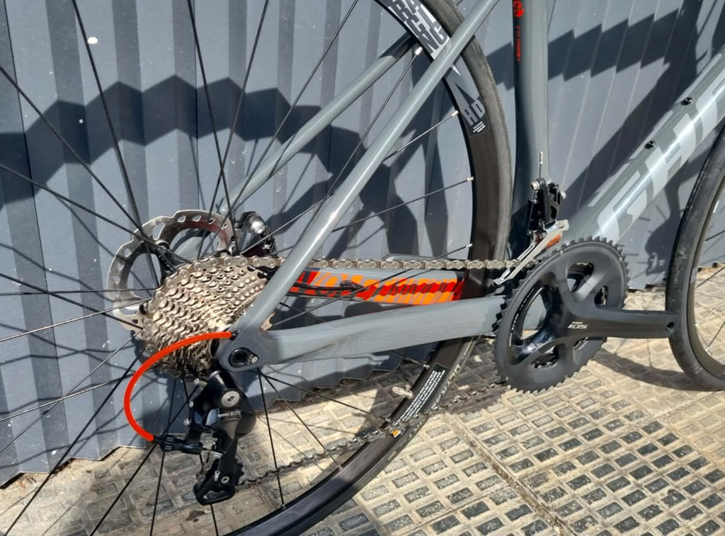 Grupo Shimano 105 de la Ghost Nivolet X5.8